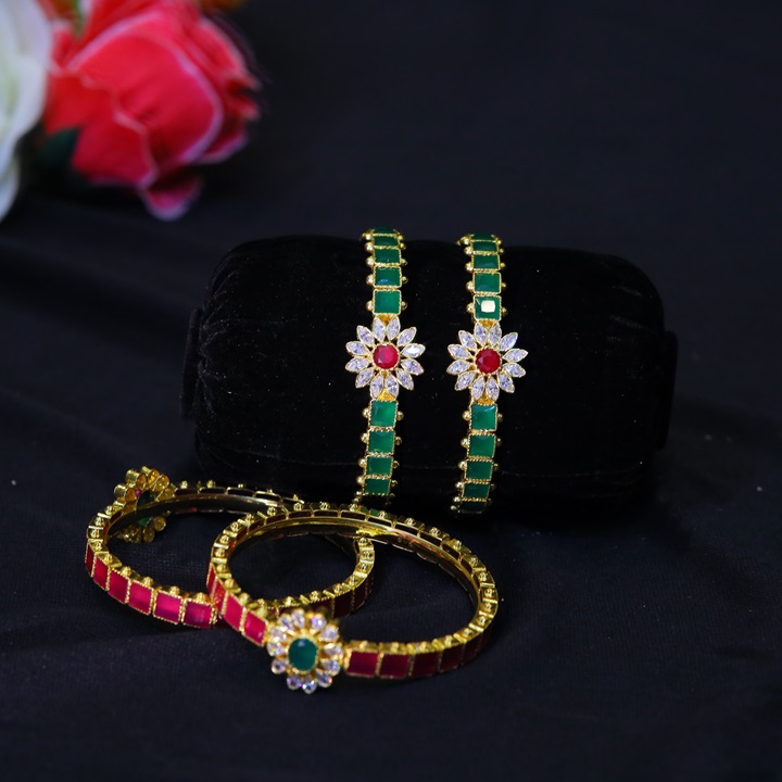 Light Weight Gold Plated Emerald Fancy Bangles
